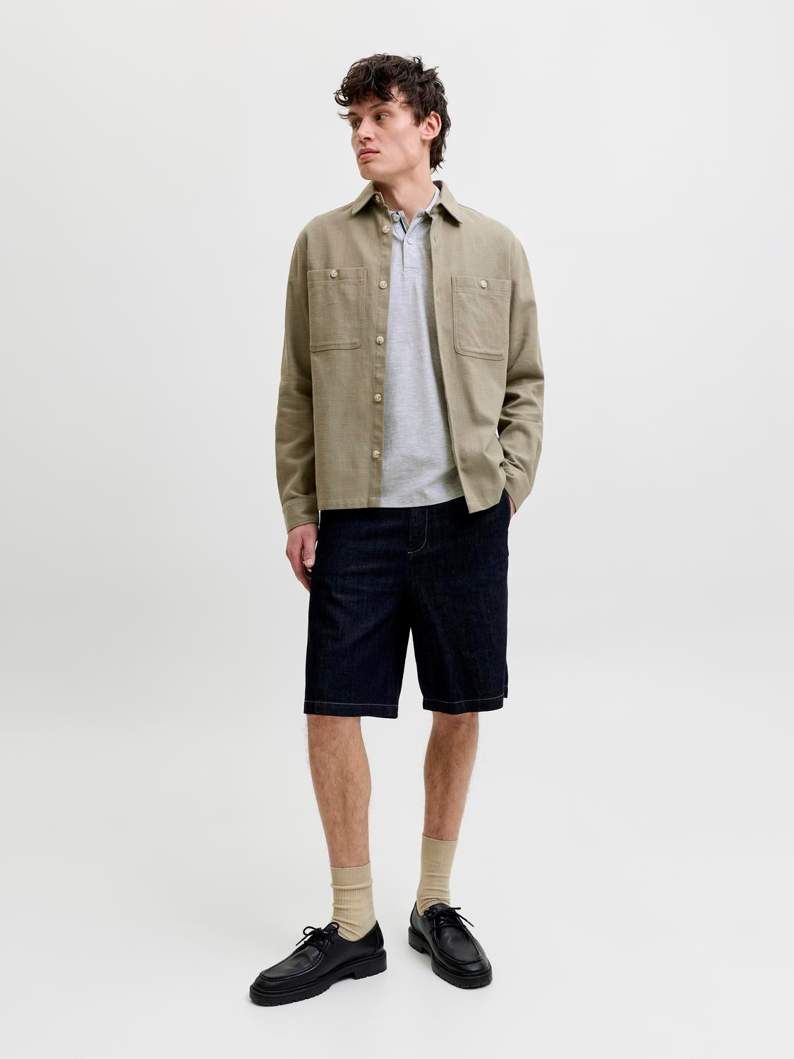 model_shot-front_full